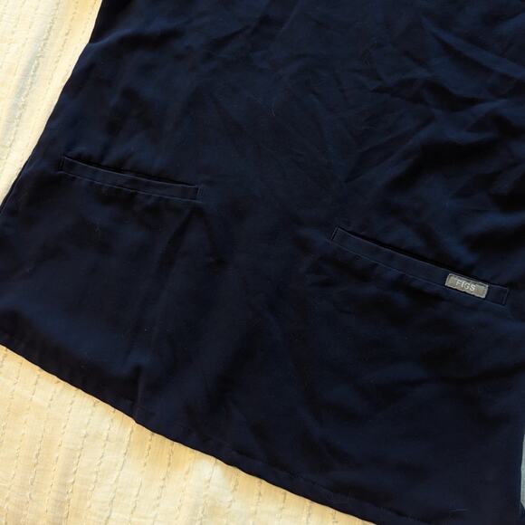 FIGS Casma Three-Pocket Scrub Navy Blue Top size XS - Picture 3 of 5